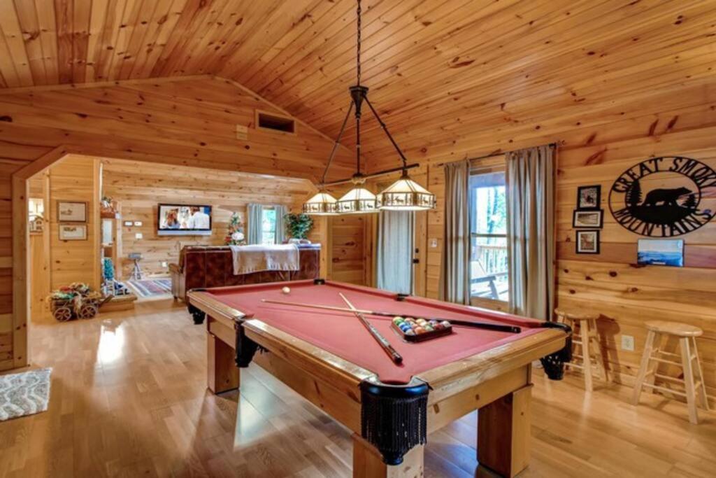 Great Location Pool Table Hot Tub Villa Gatlinburg Exteriör bild