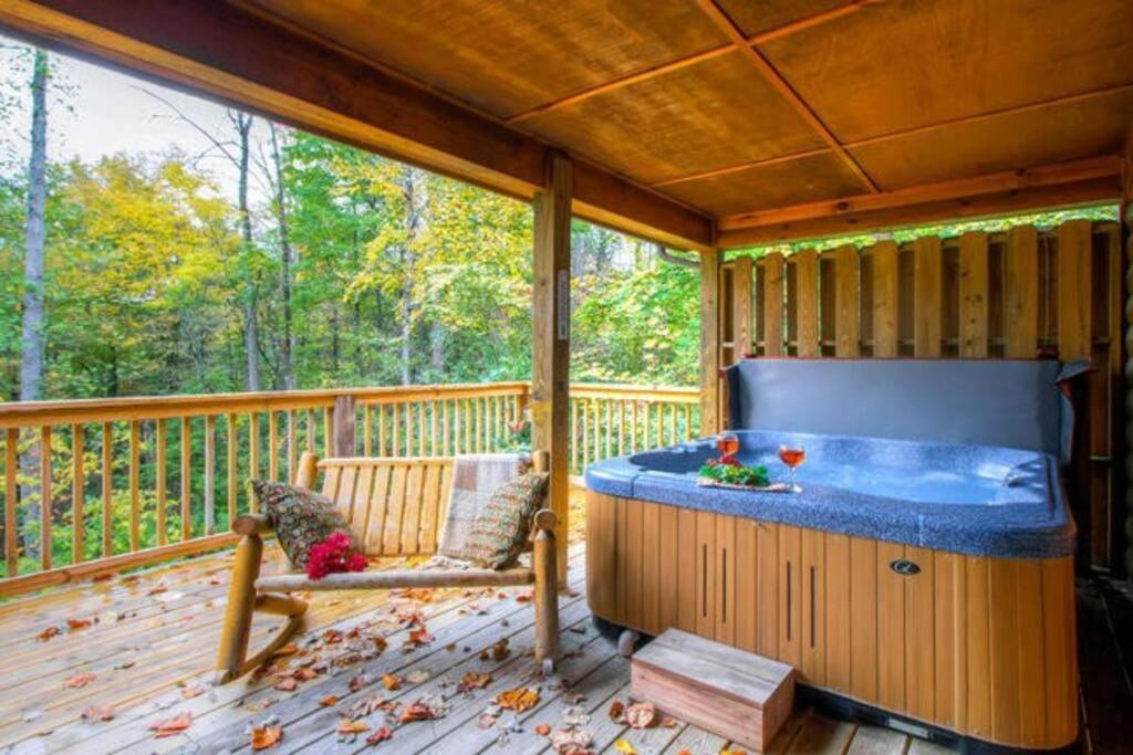 Great Location Pool Table Hot Tub Villa Gatlinburg Exteriör bild